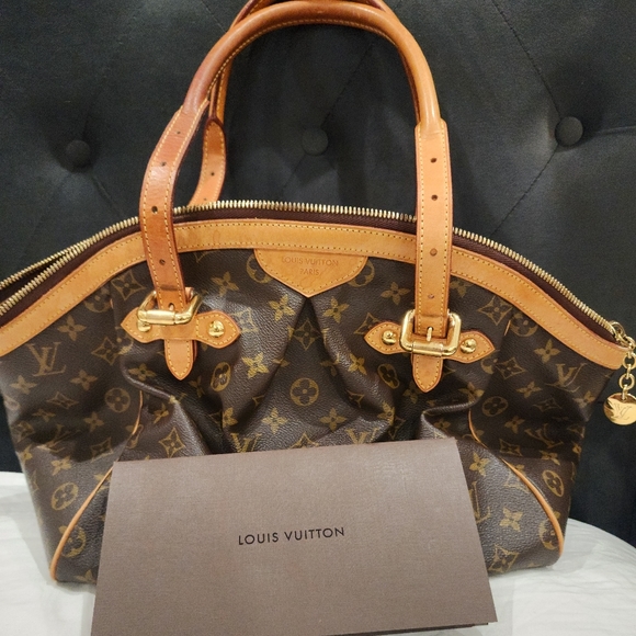 AUTHENTIC LOUIS VUITTON TIVOLI GM 💕🎁 - Picture 3 of 10